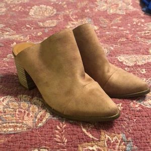 Report Mule boots size 7 2.5-3” block heel, camel color.
